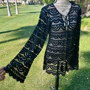 COACHELLA Stagecoach Festival PilyQ Black Scalloped Crochet Noah Tunic XS 🌿